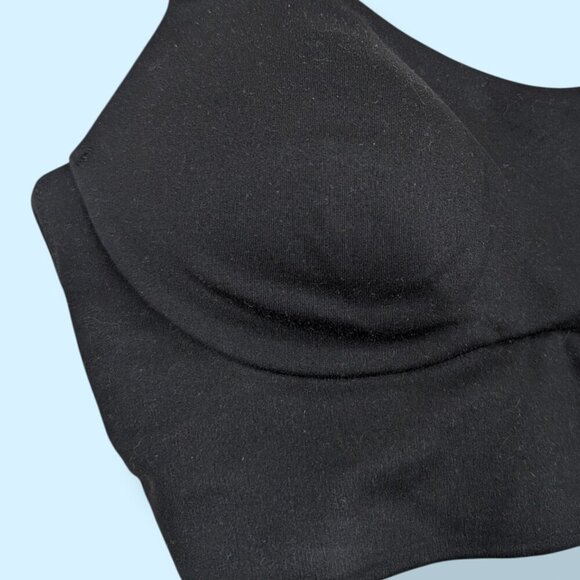 Victoria's Secret Black On Point Sports Bra - Picture 3 of 6